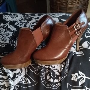2 for $10!!! Brown booty style heels